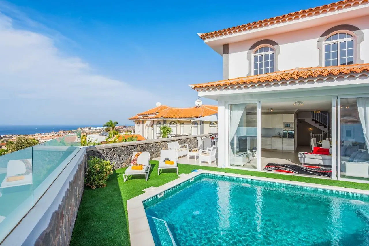 Luxury White Villa With Sea View, Heated Pool Адехе 0*,