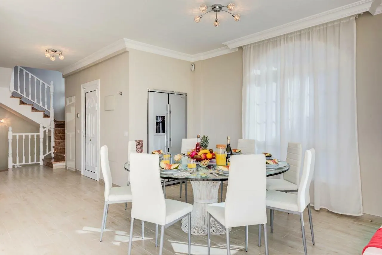 Luxury White Villa With Sea View, Heated Pool Costa Adeje  0*, Costa Adeje (Tenerife)